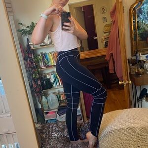 Alo Yoga—Continuity Black White Stripe Leggings